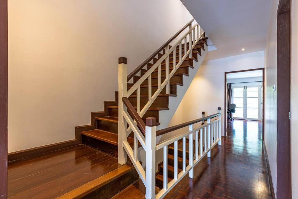 4 Bedroom Townhouse In Great Location! Хуа Хин Екстериор снимка